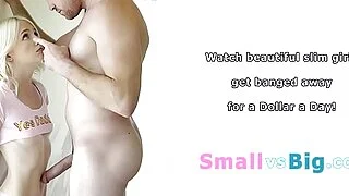 Seksi minyon Asyalı kız kocaman bir penise biniyor.