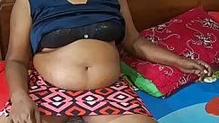 Asyalı olgun kadın, odadaki en ateşli video.