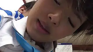 Ofiste Japon Mayuka Momota penis arzuluyor ve sansürsüz bir şekilde bunu elde ediyor.