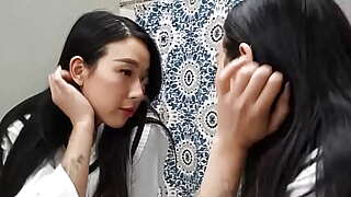 Videos of Elle Lee